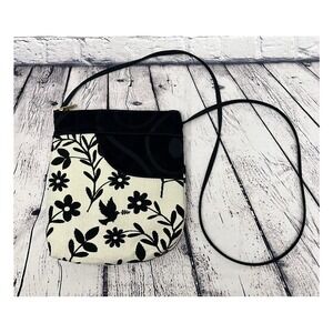 Danny K Floral Crossbody Hummingbird Bag‎ Small Purse Black and White Tapestry